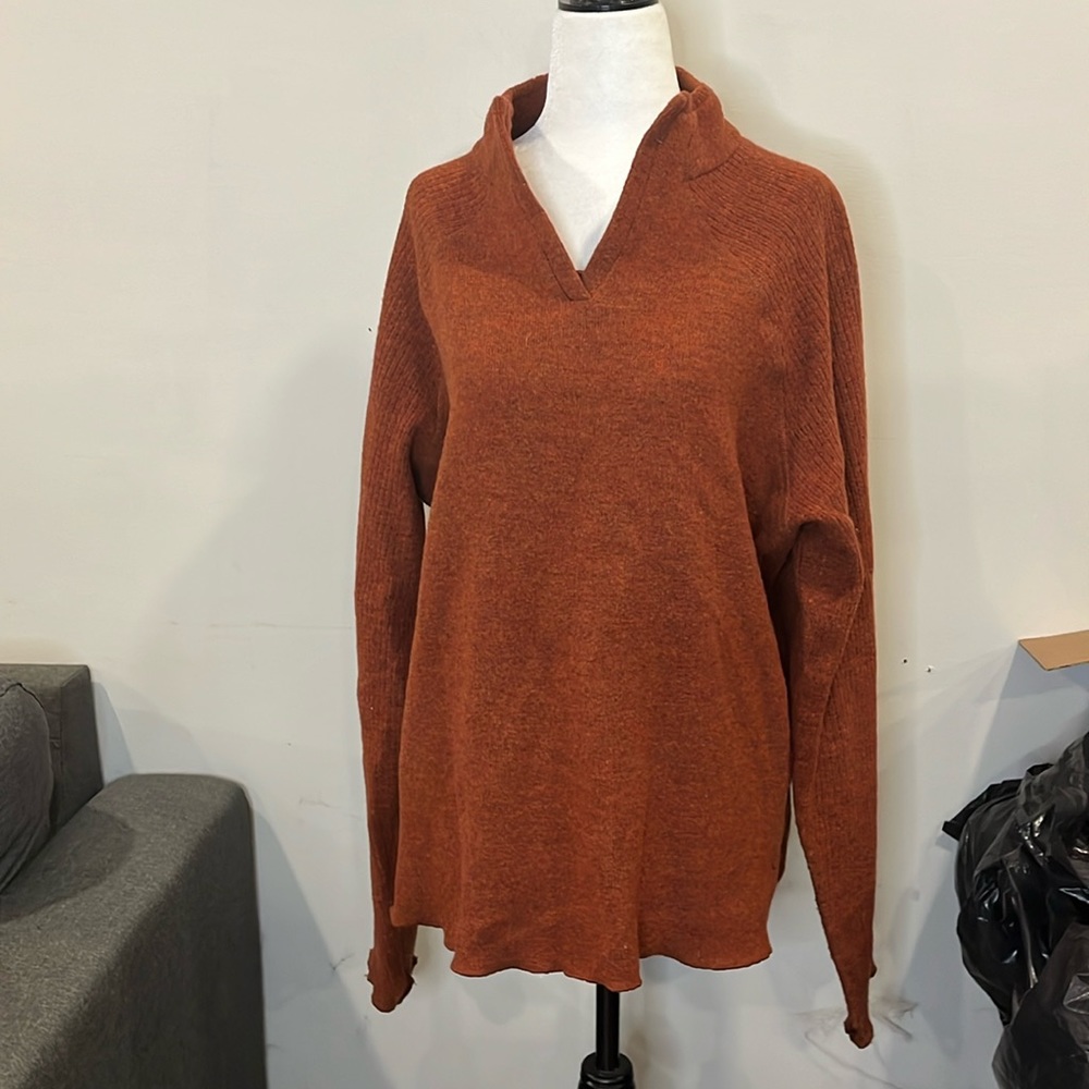 Mountain Hard‎ Wear Wool Blend V Neck Sweater
